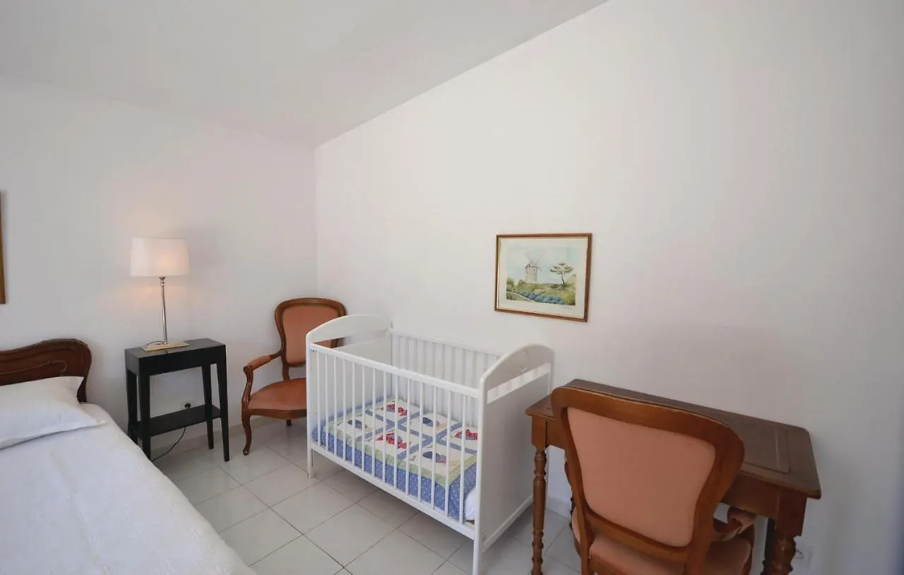 Awesome Home In Joucas With Kitchen France